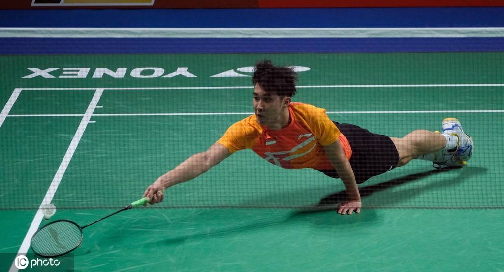 随着羽毛球 随着羽毛球