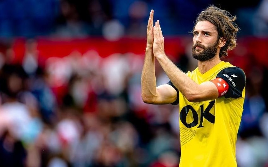 在赛季初就 在赛季初就