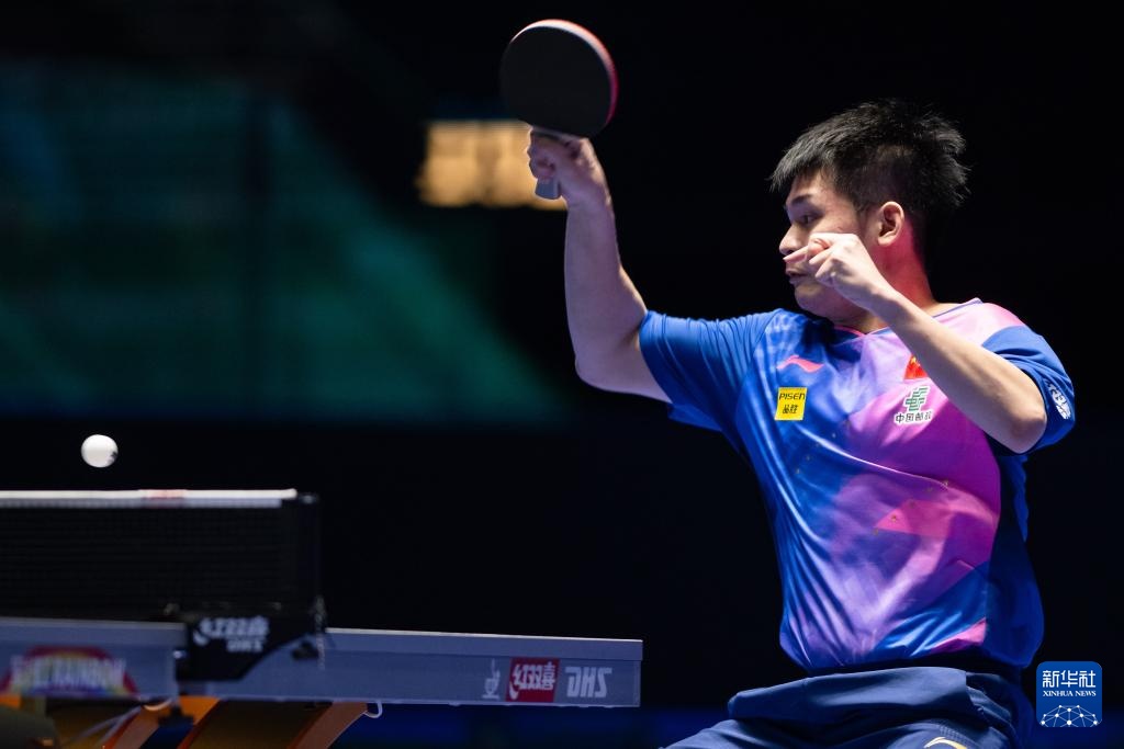 他的缺席使 他的缺席使